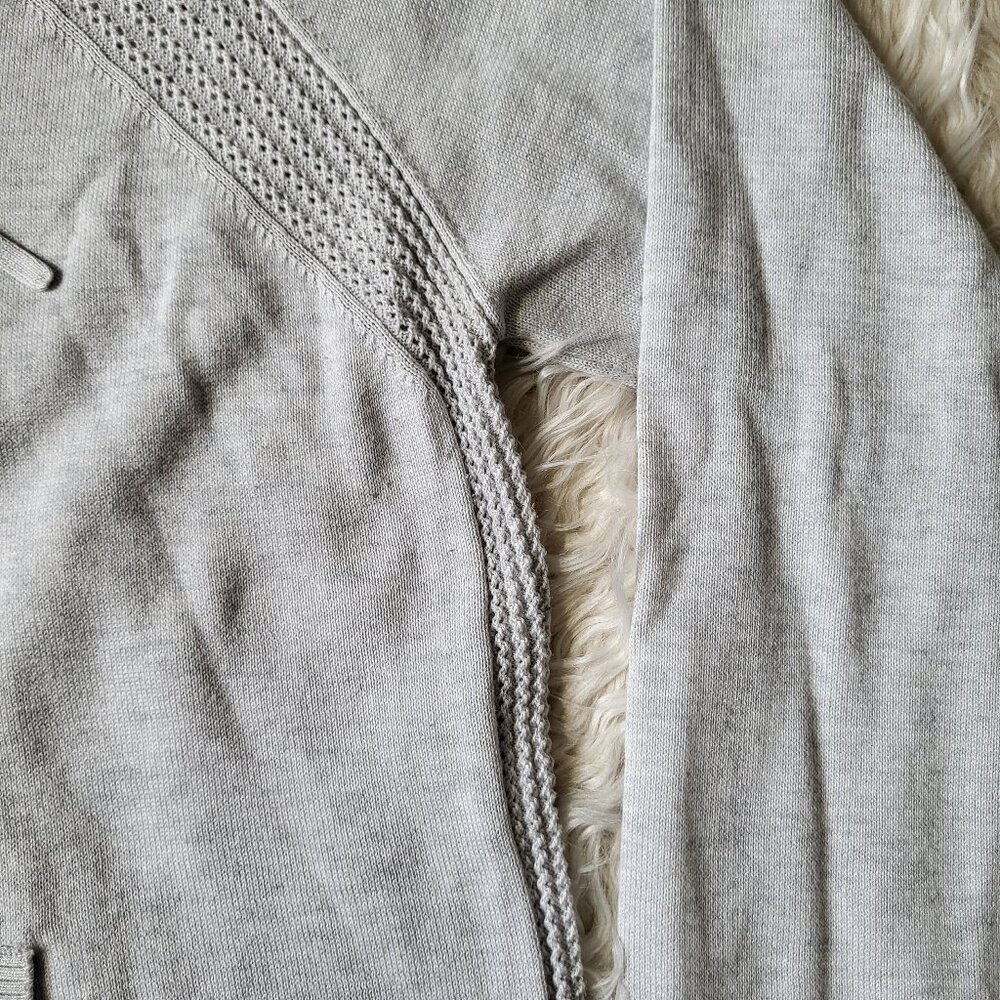 Athleta Evergreen Sweater Hoodie Size Medium Light Grey Heather - Picture 6 of 11